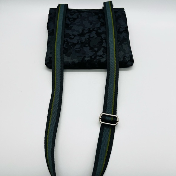 Sherpani Gray and Black Women's Pica Crossbody Bag EUC - Picture 11 of 14